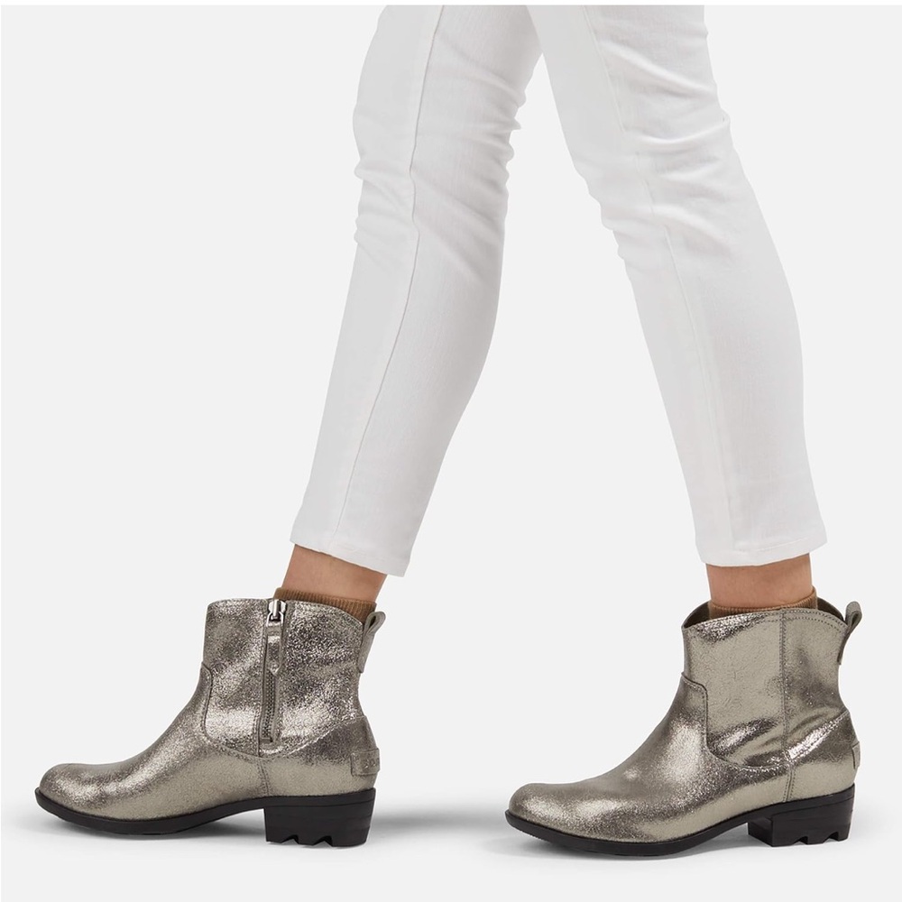 Sorel Lolla II metallic suede leather booties in Kettle Sz 8.5